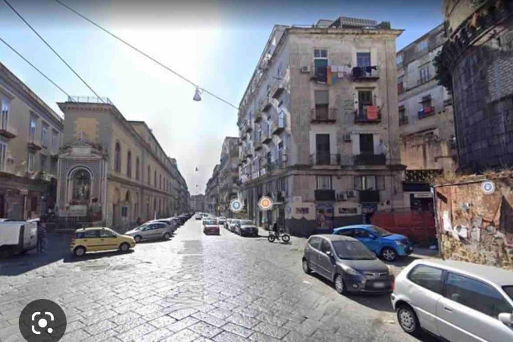 Emyesabi Nápoles Exterior foto